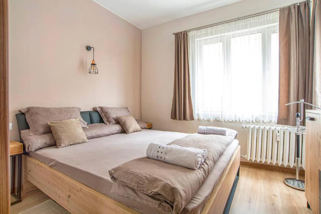 Elegant & Stylish 2 Bedroom