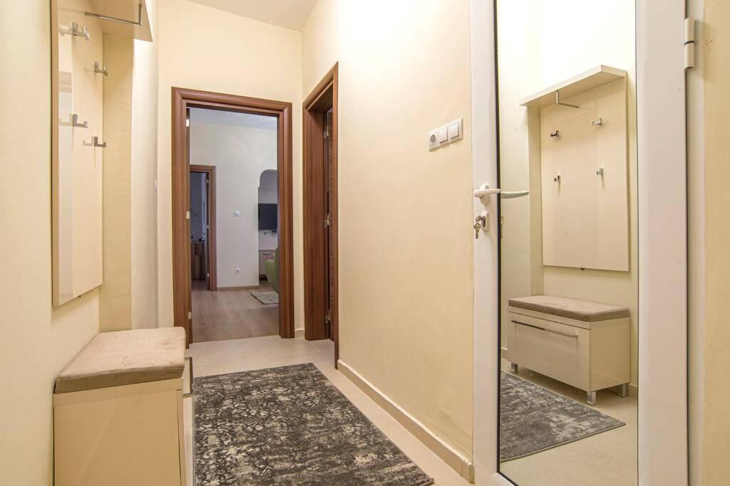 Elegant & Stylish 2 Bedroom * Sofia